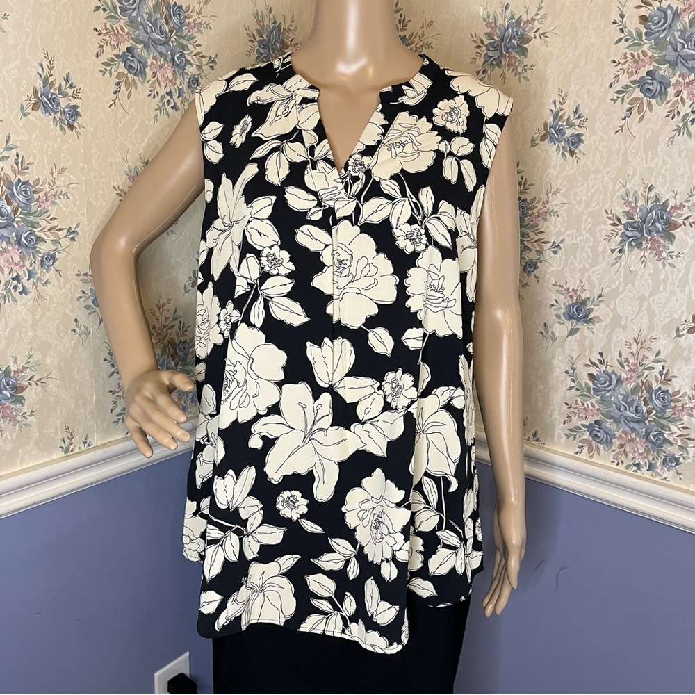Gaharu Black & Cream Floral Sleeveless Summer Vneck Blouse, Size XXL, NWT